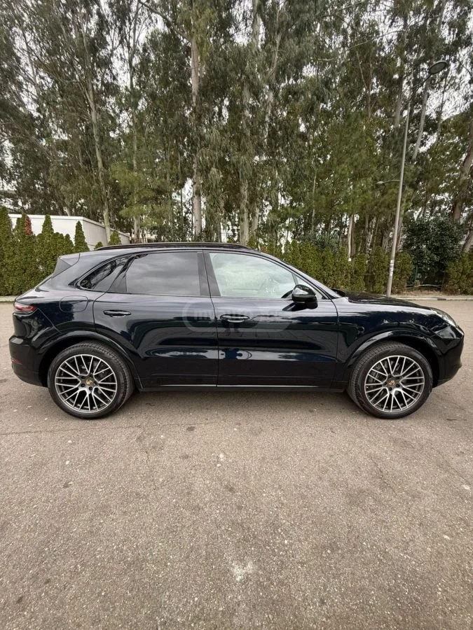 Porsche Cayenne 2022 — миниатюра 3