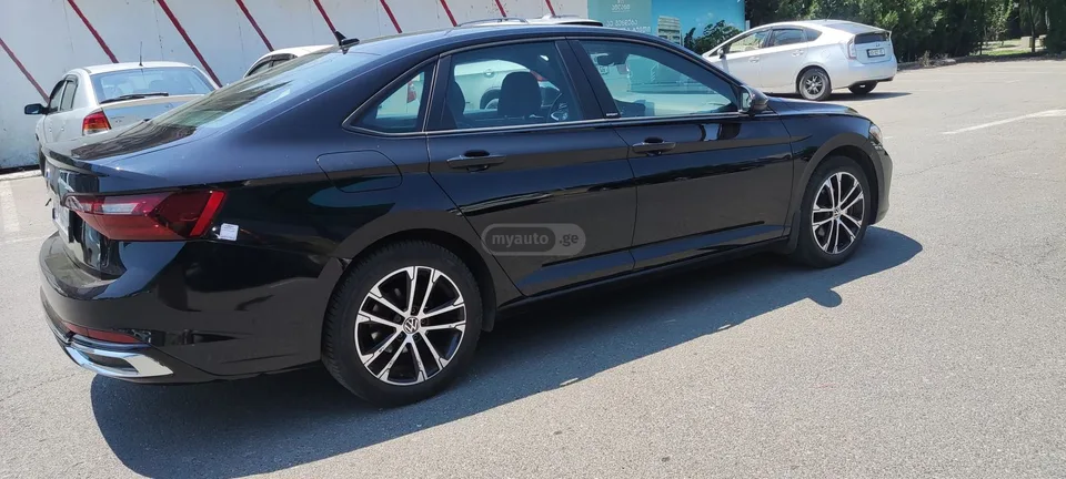 Volkswagen Jetta sport 2023 — миниатюра 2