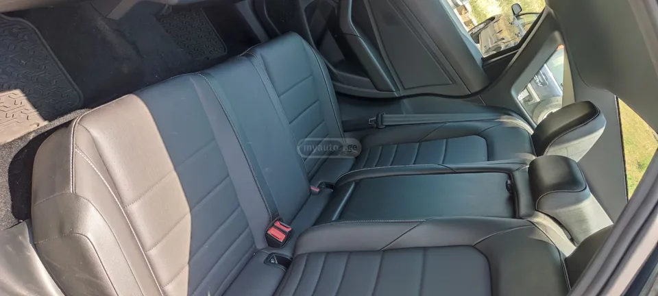 Volkswagen Jetta sport 2023 — миниатюра 3