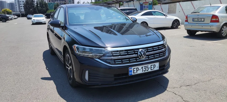 Volkswagen Jetta sport 2023 — фото 1, купить с доставкой в Москву
