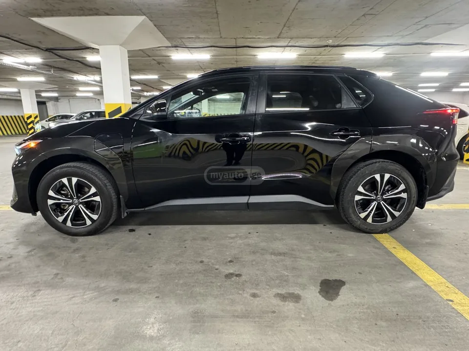Toyota Bz4X XLE 2024 — миниатюра 5