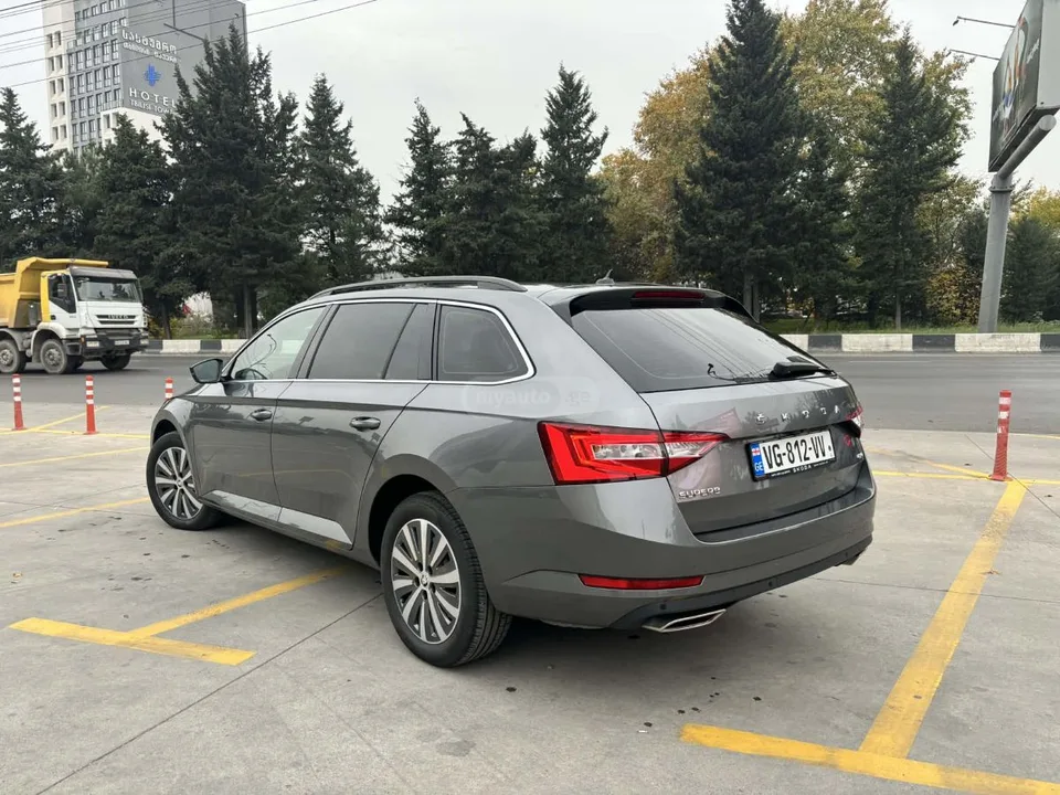 Skoda Superb 2024 — миниатюра 5