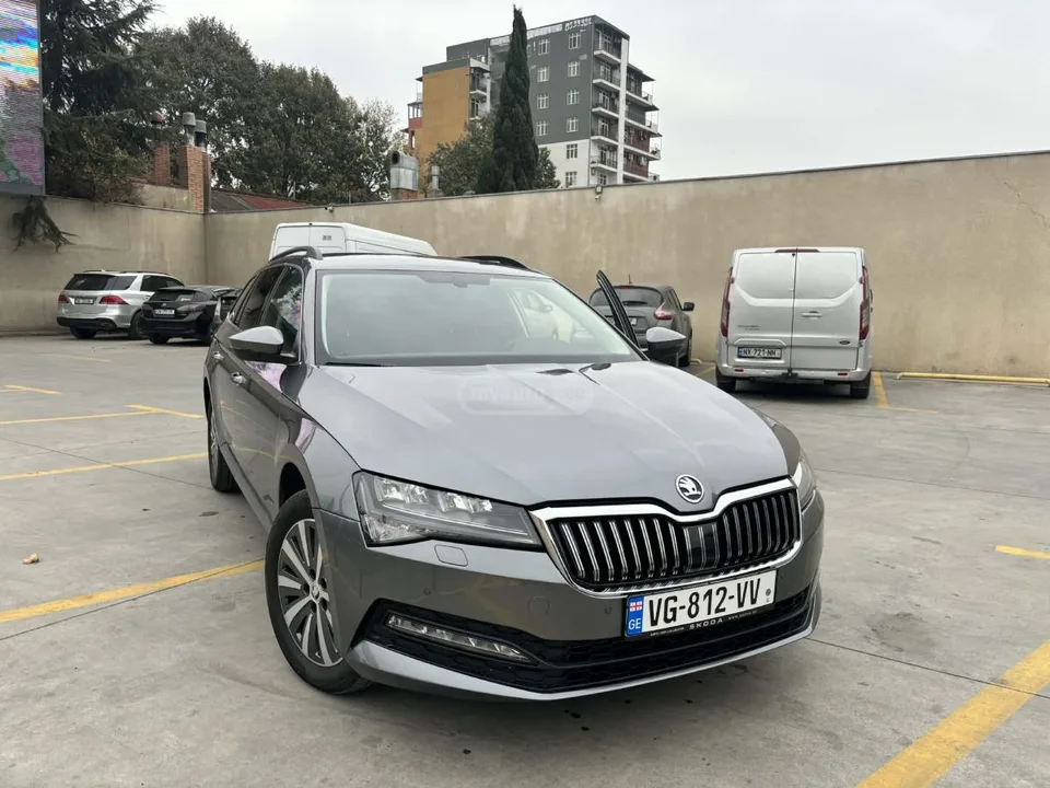 Skoda Superb 2024 — фото 1, купить с доставкой в Москву