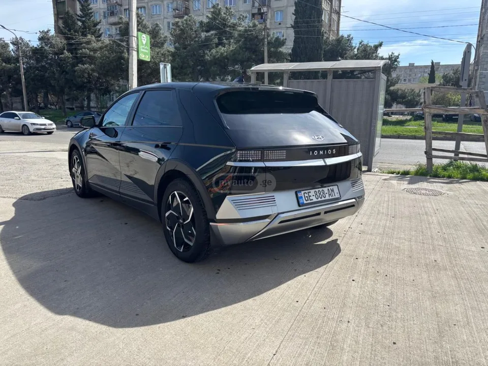 Hyundai Ioniq 5 SE 2024 — миниатюра 2