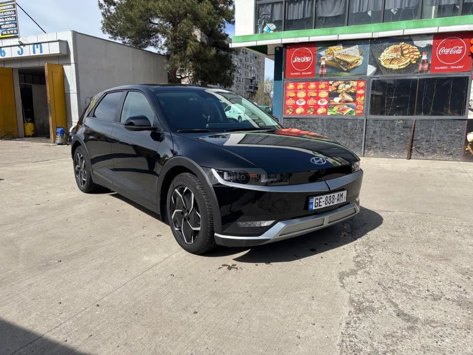 Hyundai Ioniq 5 SE 2024 — миниатюра 3