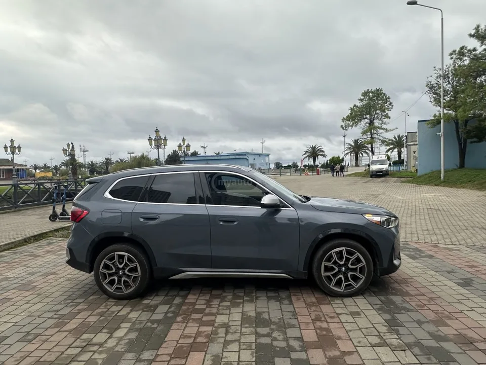 BMW X1 xDrive28i 4dr All-Wheel Drive 2023 — миниатюра 3