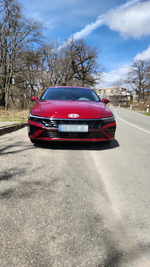Hyundai Elantra 2024 купить в Москве