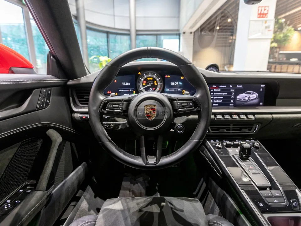Porsche 911 2024 — миниатюра 5