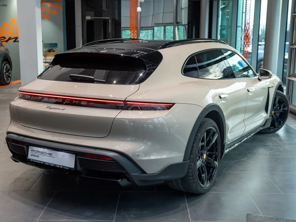 Porsche Taycan 4 S 2023 — миниатюра 3