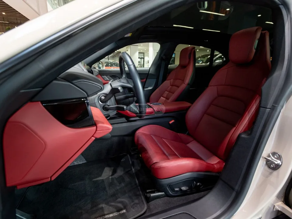Porsche Taycan 4 S 2023 — миниатюра 4