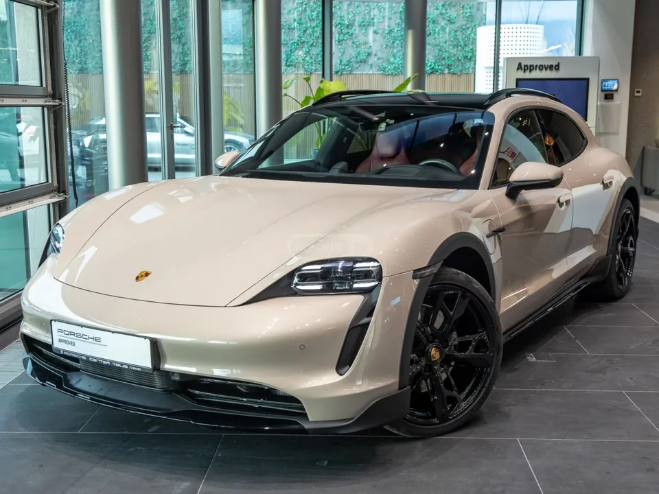 Porsche Taycan 4 S 2023 — фото 1, купить с доставкой в Москву