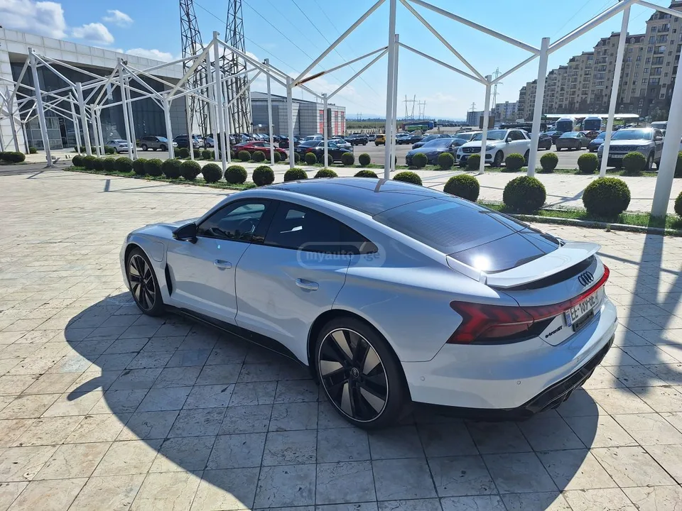 Audi E-Tron 2023 — миниатюра 3
