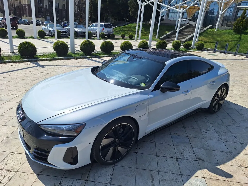 Audi E-Tron 2023 — миниатюра 4