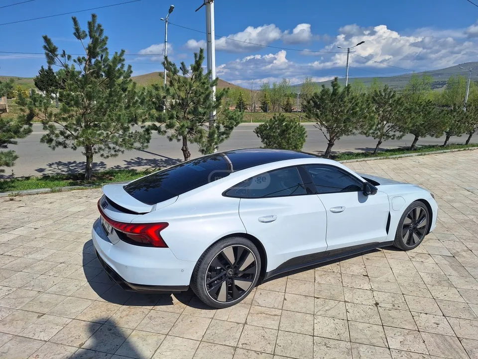 Audi E-Tron 2023 — миниатюра 5