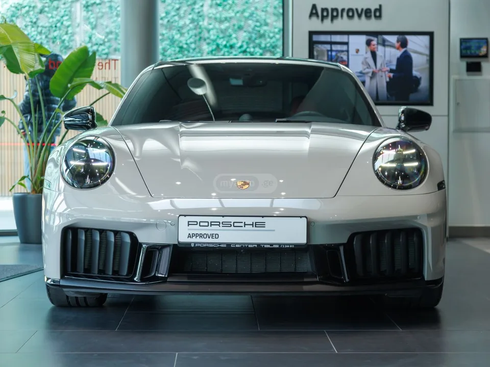 Porsche 911 2025 — миниатюра 3