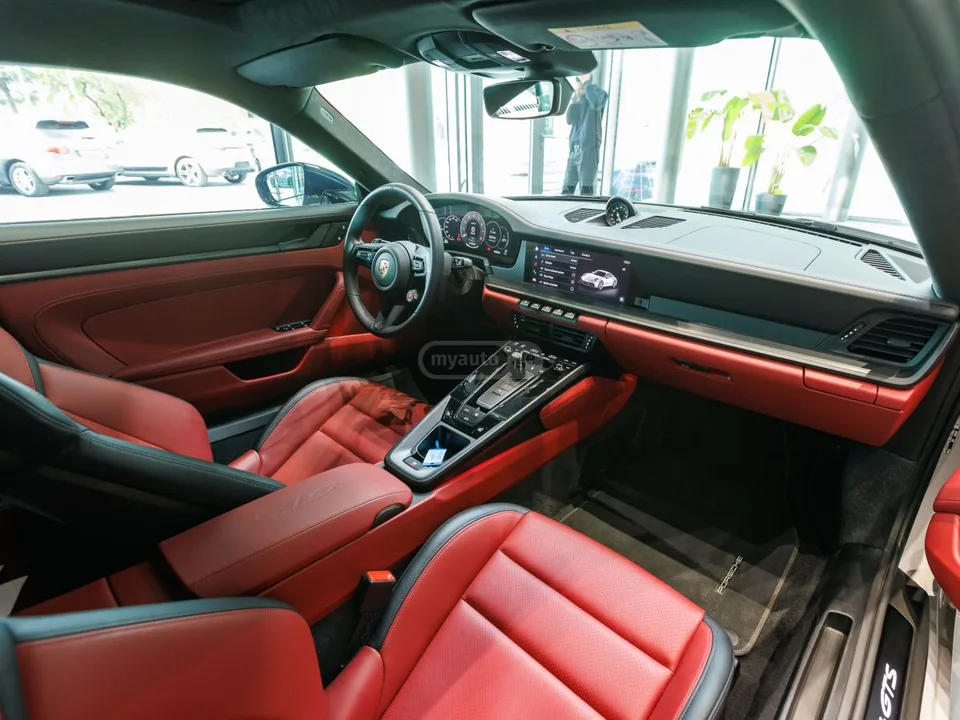 Porsche 911 2025 — миниатюра 5