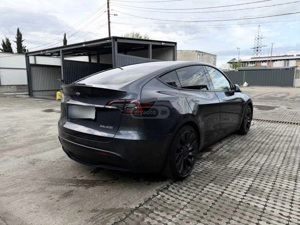 Tesla Model Y Performance 2022 — миниатюра 3