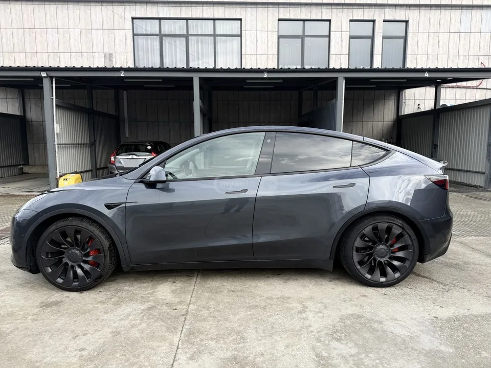 Tesla Model Y Performance 2022 — миниатюра 4