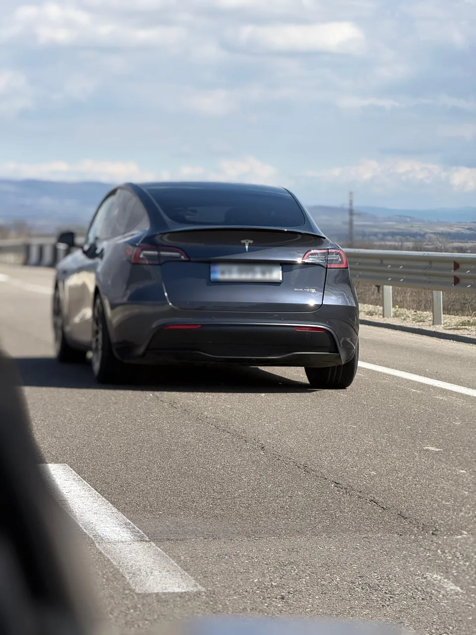 Tesla Model Y Performance 2022 — фото 1, купить с доставкой в Москву