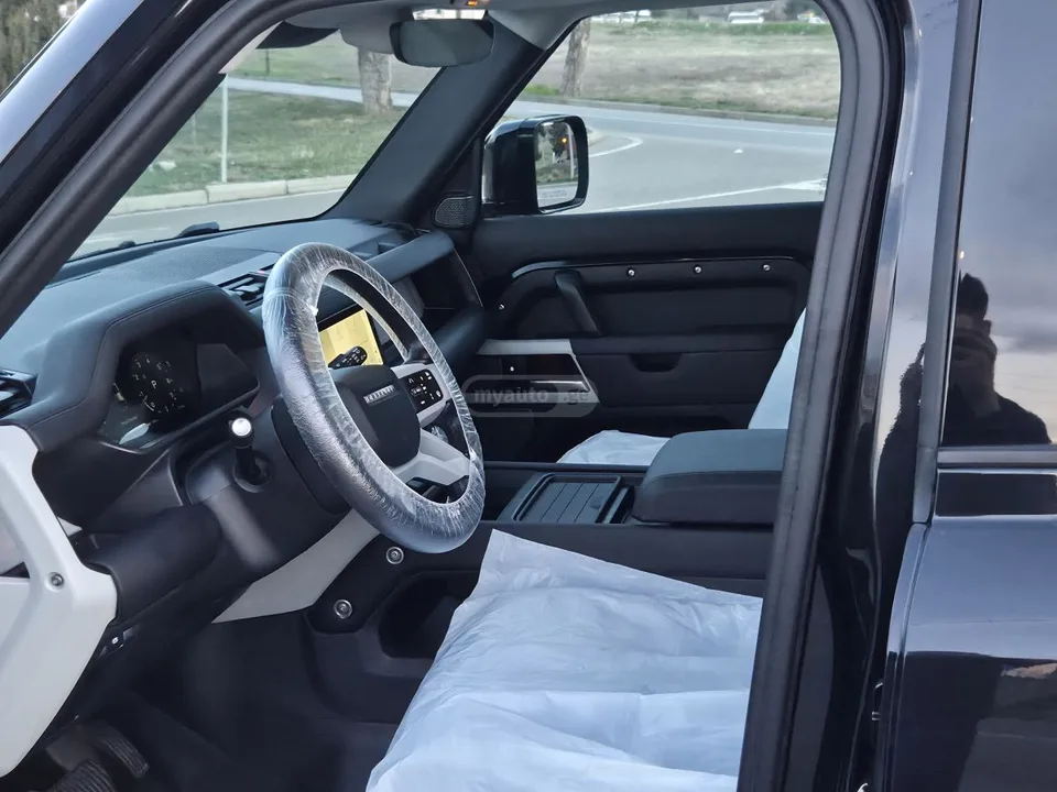 Land Rover Defender 110 2024 — миниатюра 2