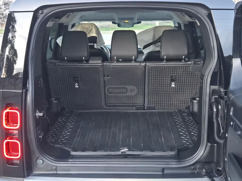 Land Rover Defender 110 2024 — миниатюра 3