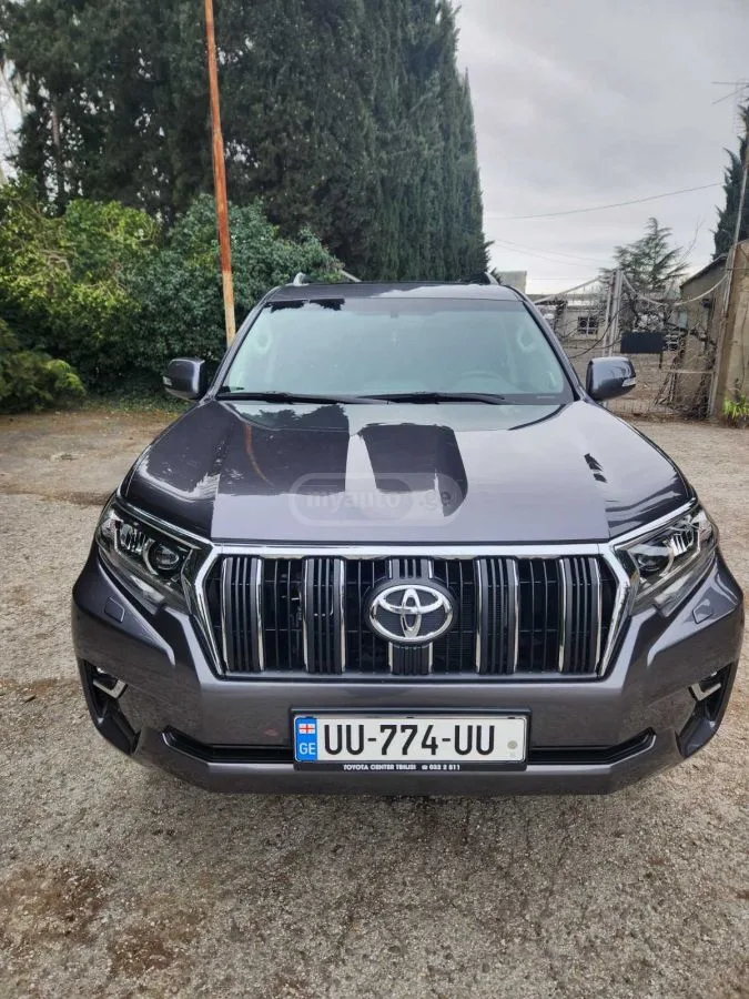 Toyota Land Cruiser Prado 2022 — фото 1, купить с доставкой в Москву