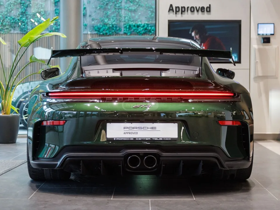 Porsche 911 2025 — миниатюра 3
