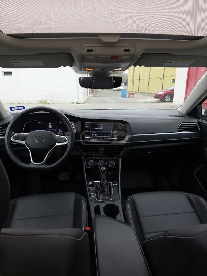 Volkswagen Jetta Se 2023 — миниатюра 4