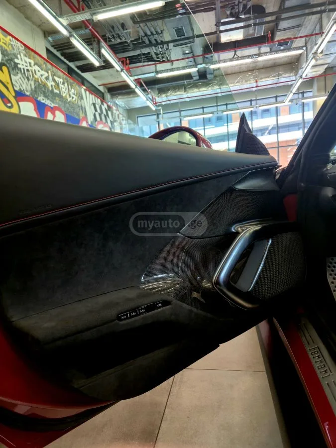 Ferrari 12 Cilindri 2025 — миниатюра 5