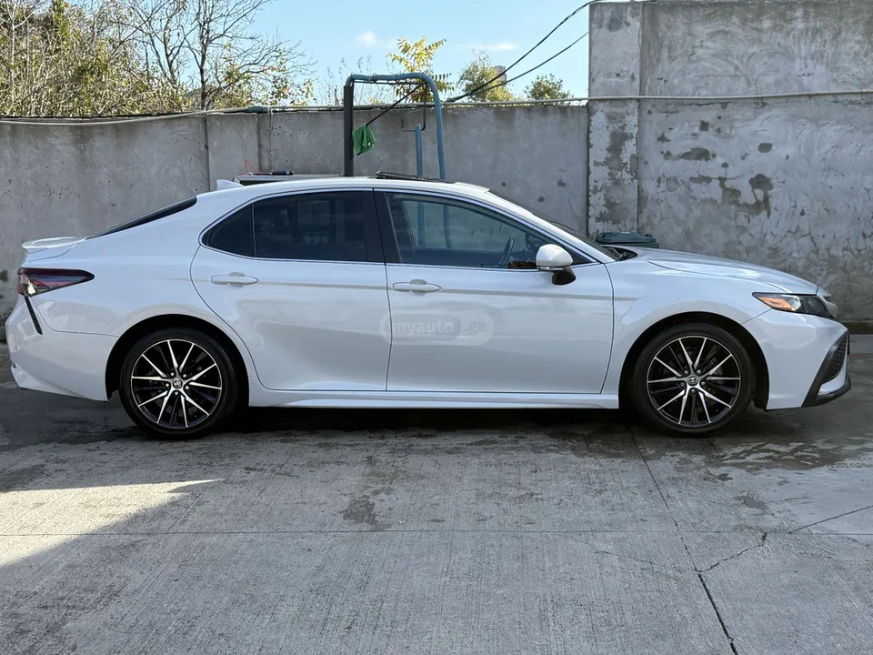 Toyota Camry SE 4dr All-Wheel Drive Sedan A 2023 — миниатюра 4