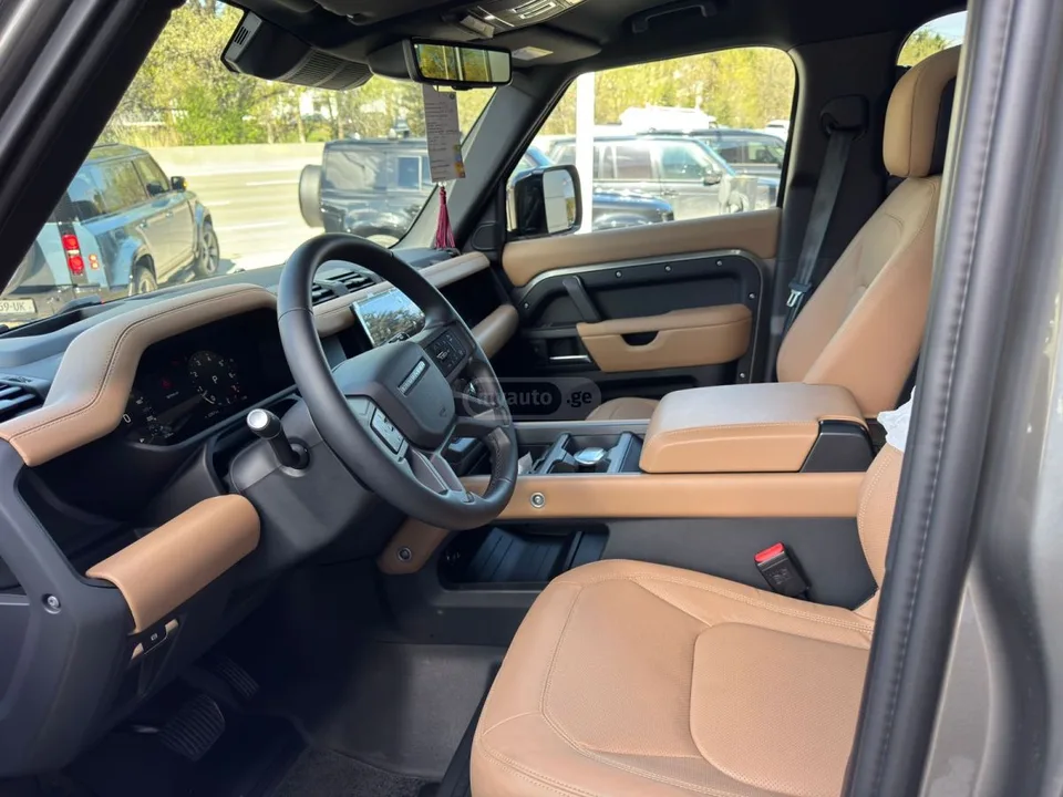 Land Rover Defender 110 X-Dynamic HSE 2024 — миниатюра 5