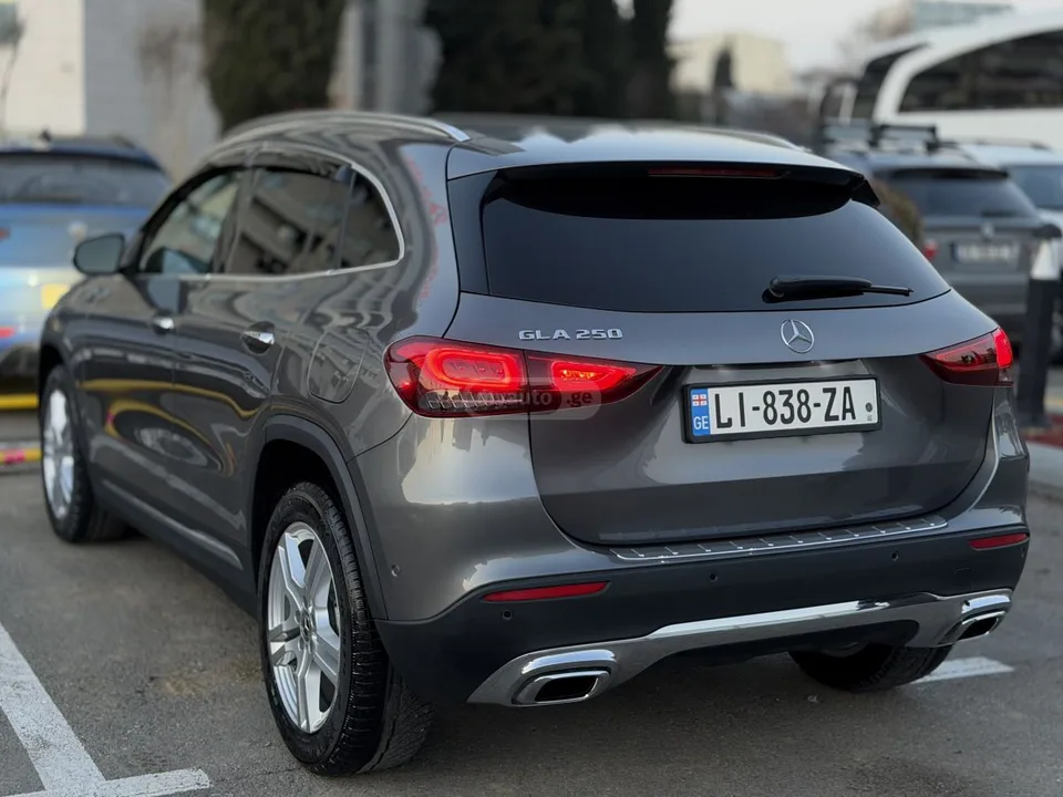 Mercedes-Benz GLA 250 2022 — миниатюра 2