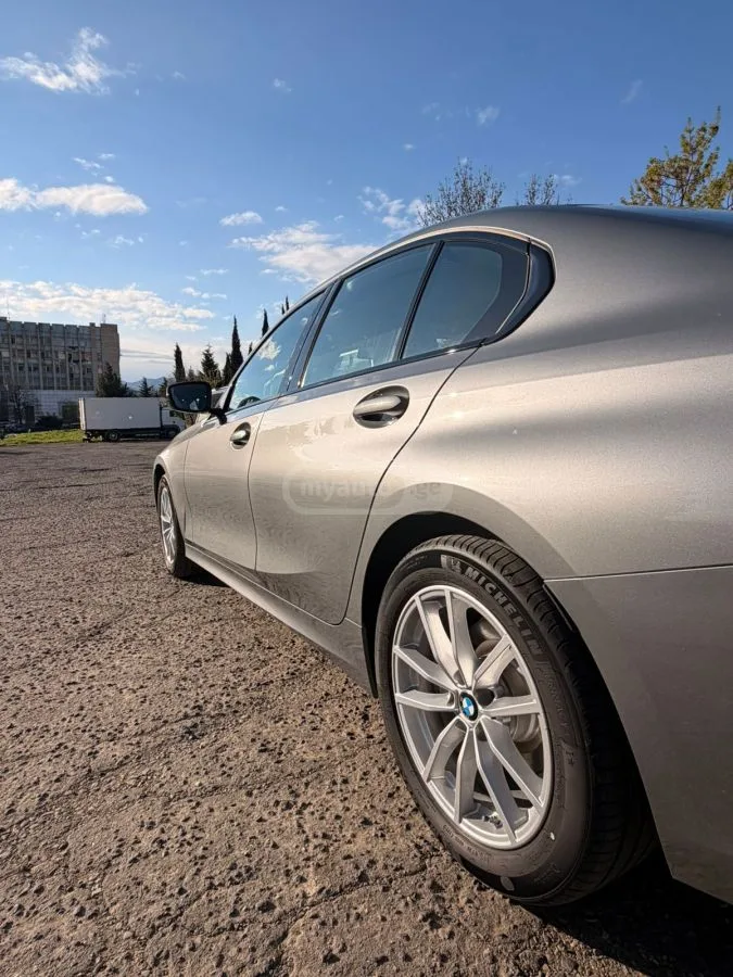BMW 318 2024 — миниатюра 5