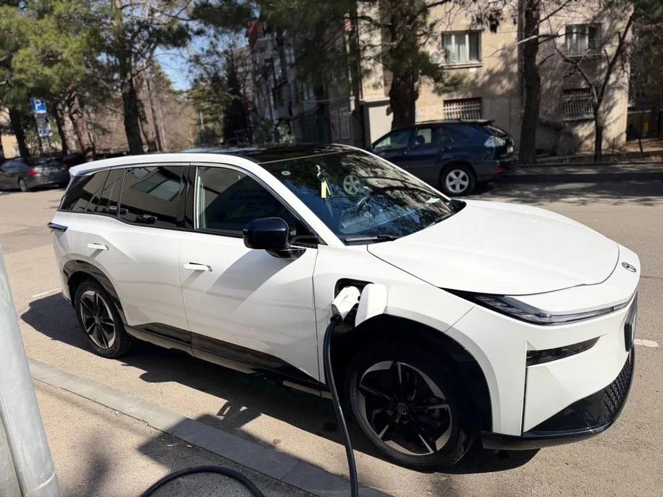 Toyota bZ3X 2025 — миниатюра 2