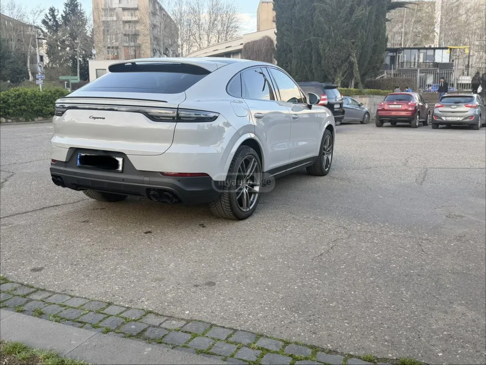 Porsche Cayenne Coupe 2022 — миниатюра 2