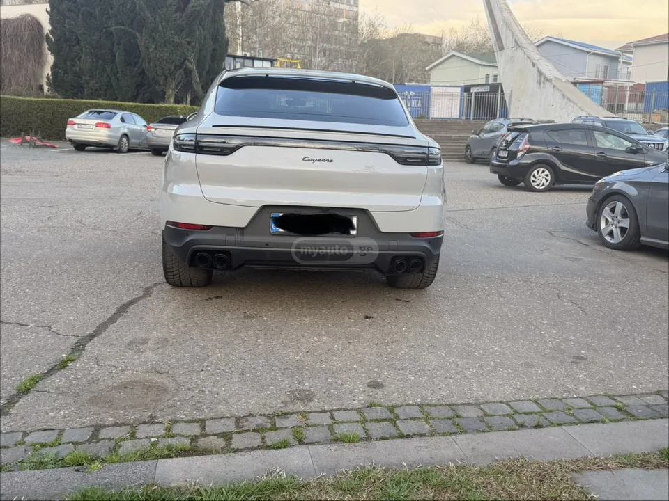 Porsche Cayenne Coupe 2022 — миниатюра 5
