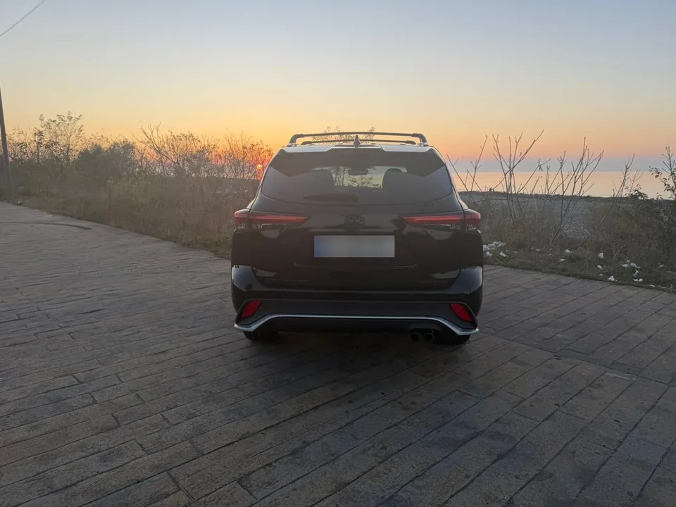 Toyota Highlander LE 4dr All-Wheel Drive Automat 2022 — миниатюра 5