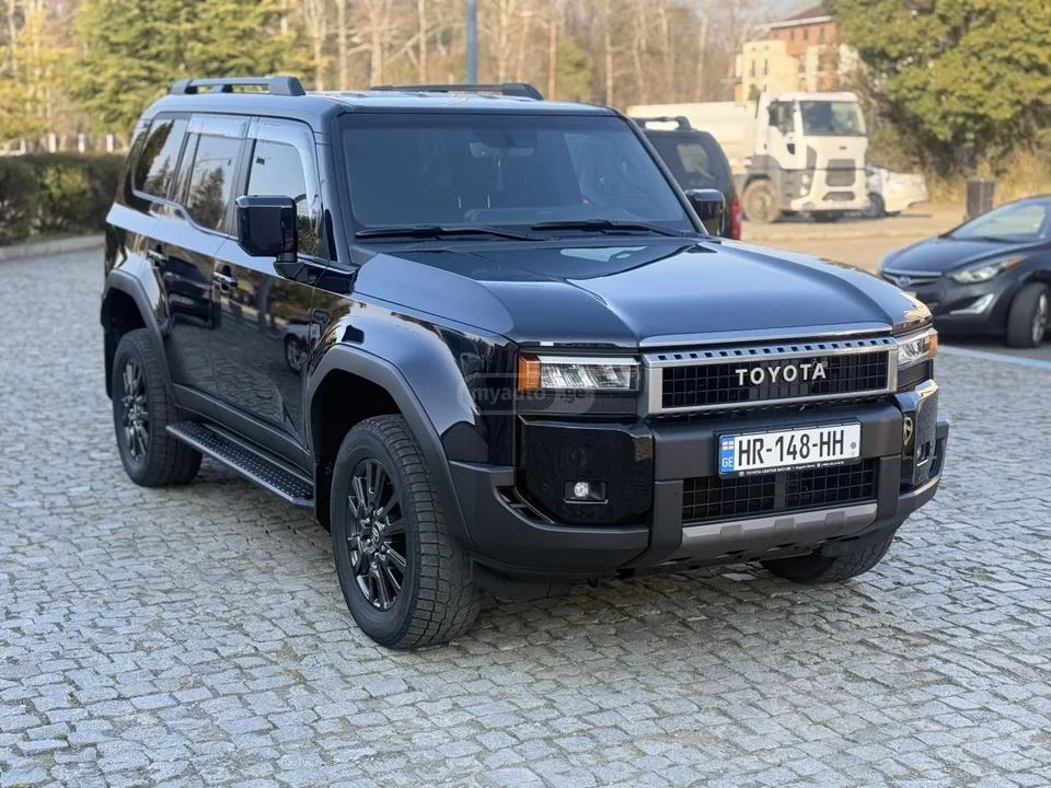Toyota Land Cruiser Prado 2024 — фото 1, купить с доставкой в Москву