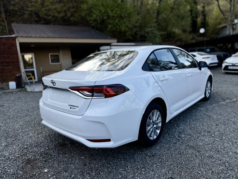 Toyota Corolla Hybrid 2025 — миниатюра 5