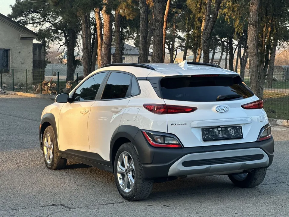 Hyundai kona SEL 4dr All-Wheel Drive CVT 2022 — миниатюра 2