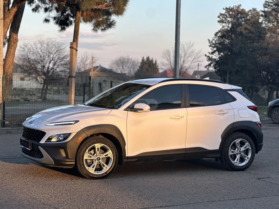 Hyundai kona SEL 4dr All-Wheel Drive CVT 2022 — миниатюра 5