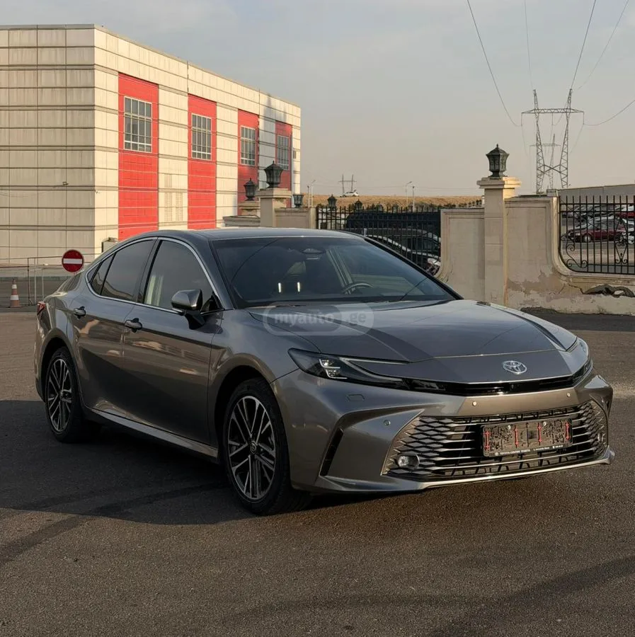 Toyota Camry Full 2025 — фото 1, купить с доставкой в Москву