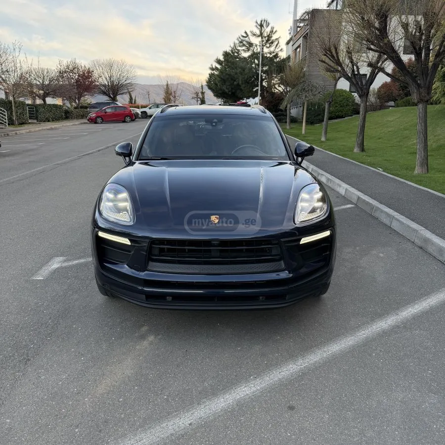 Porsche Macan 2022 — миниатюра 2