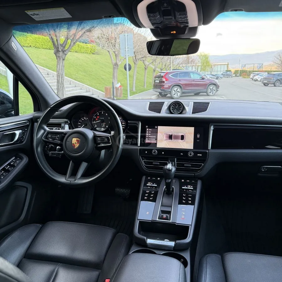 Porsche Macan 2022 — миниатюра 3