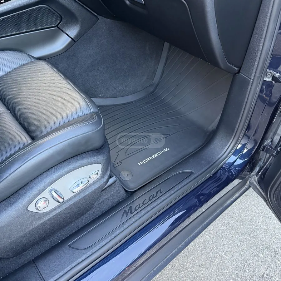 Porsche Macan 2022 — миниатюра 4