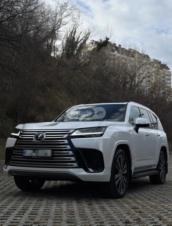 Lexus LX 500 2023 — фото 1, купить с доставкой в Москву