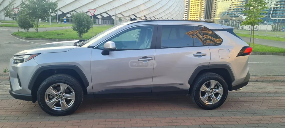 Toyota RAV 4 2024 — фото 1, купить с доставкой в Москву