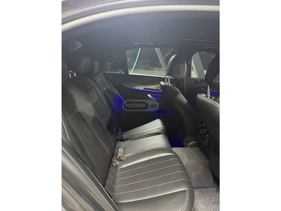 Mercedes-Benz E 350 2022 — миниатюра 3