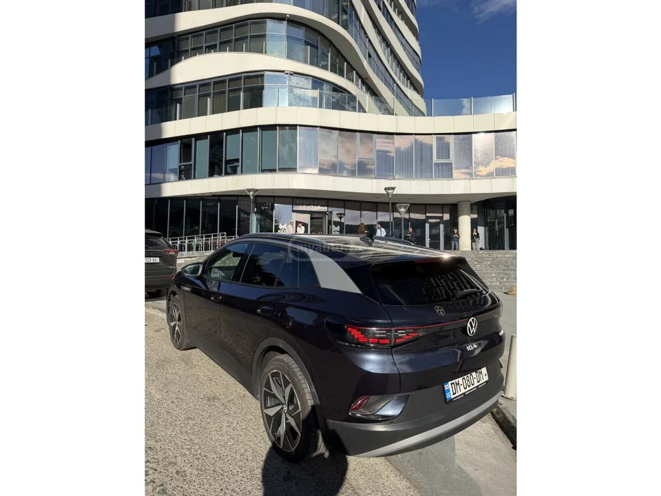 Volkswagen ID 4 Pure Pluse 2023 — фото 1, купить с доставкой в Москву