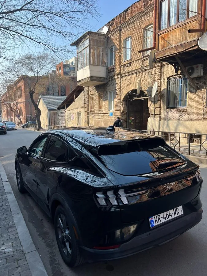 Ford Mustang Mach-E 2022 — миниатюра 3